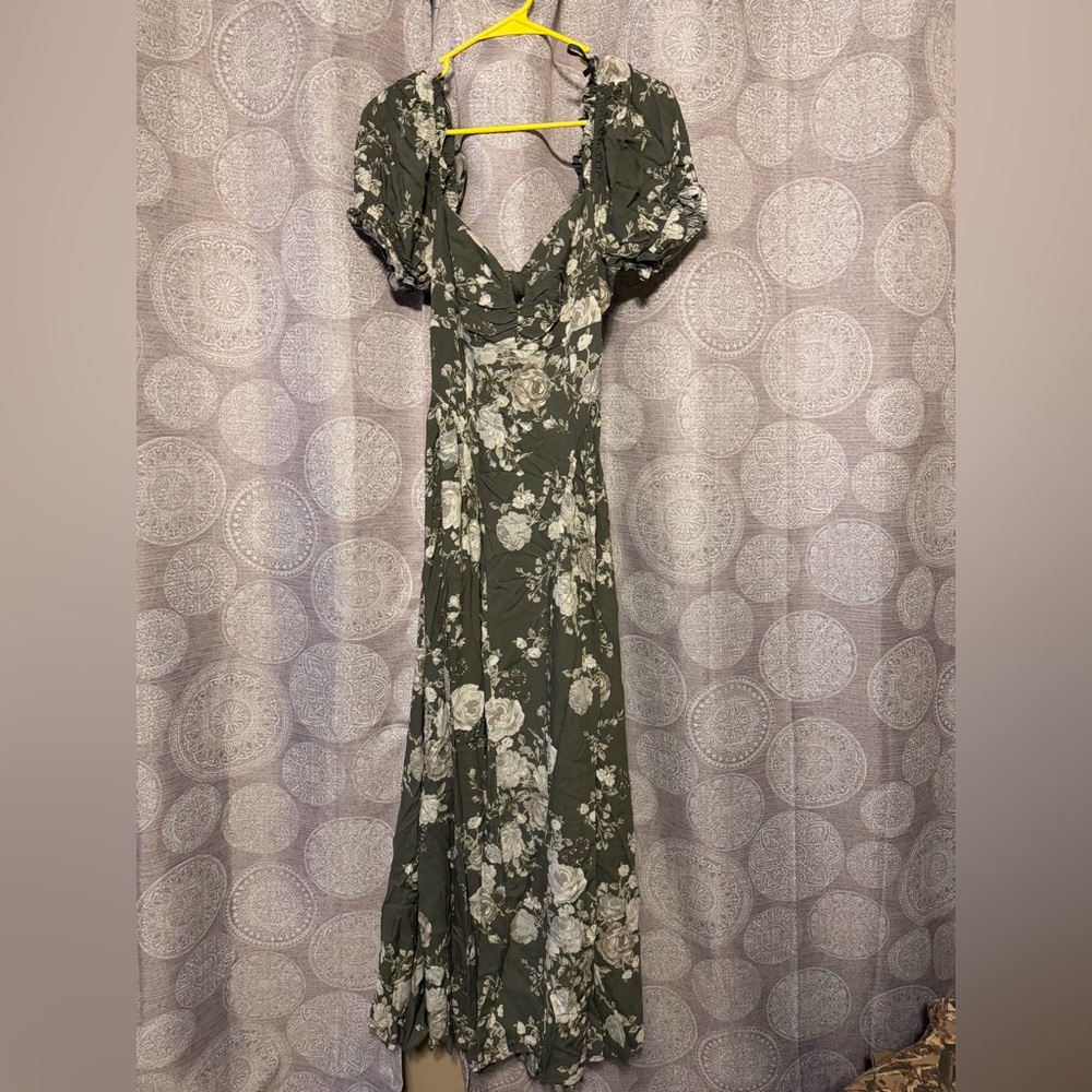Olive Green Floral Puff-Sleeve Maxi Dress
